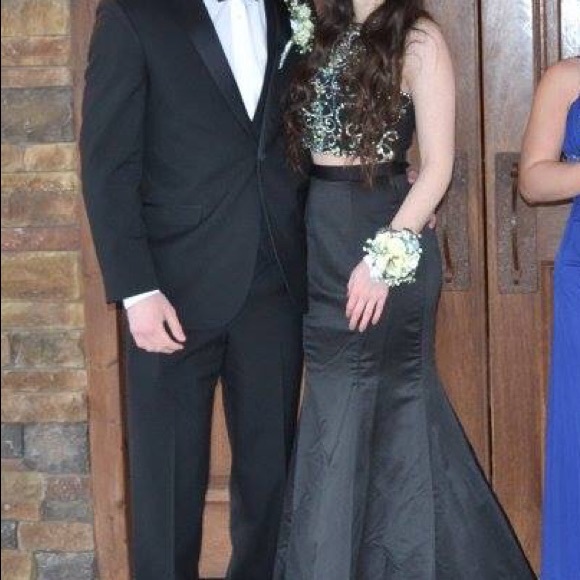 BLACK PROM DRESS - Picture 3 of 4